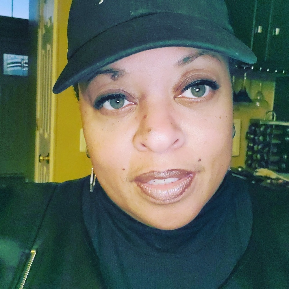 Meet your Posher, Angela